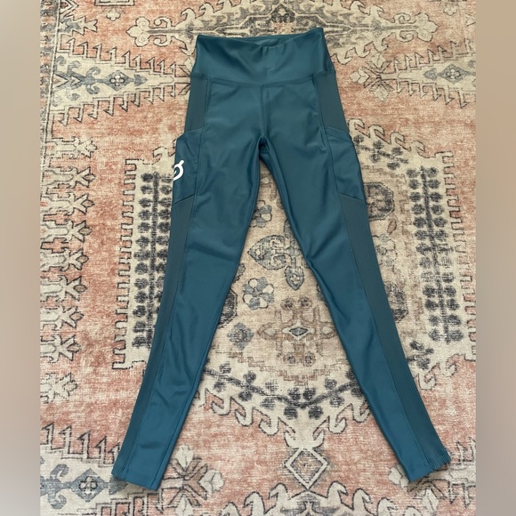 Peloton Show Up Blue Pocket Athletic Workout Leggings Size Medium - Picture 1 of 6